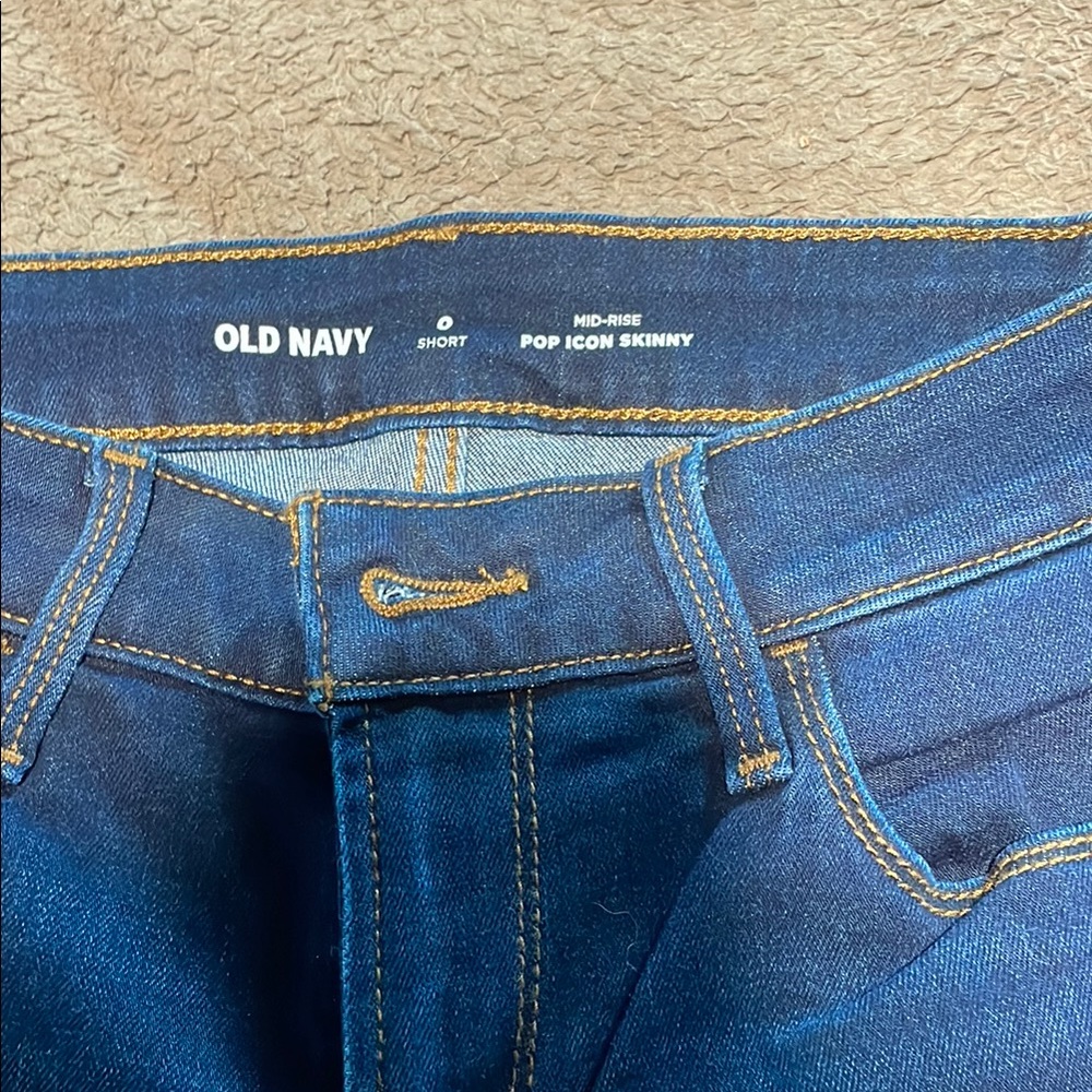 Old Navy Blue Skinny Jeans with Modern Design
